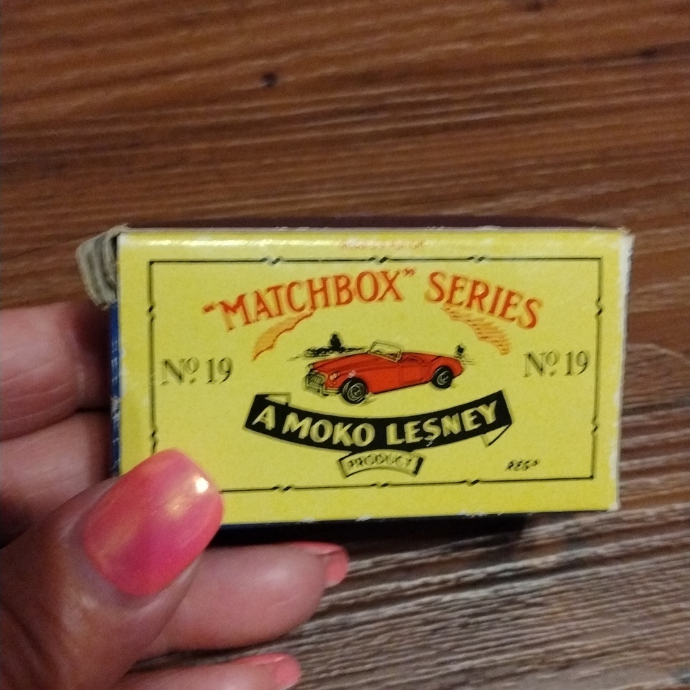 Matchbox Car #19 Moko Lesney Green